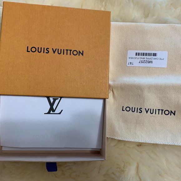 Louis Vuitton Zipped Card Holder - Picture 5 of 8